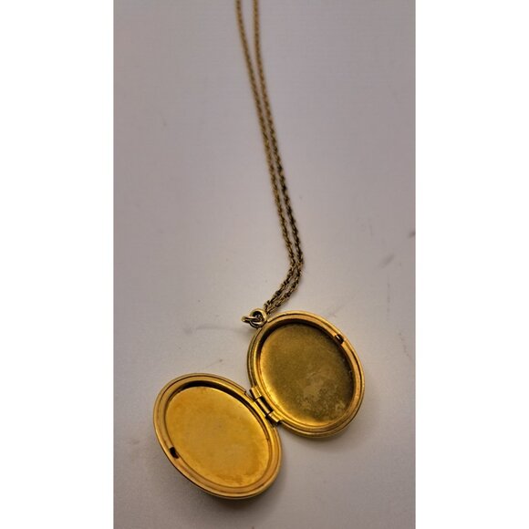 Women's Vintage Goldtone Lovebird Locket Necklace Chain - Picture 4 of 5